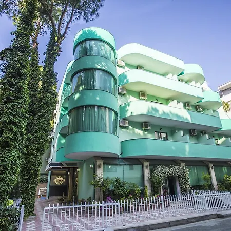 Albatros Hotell 3*
