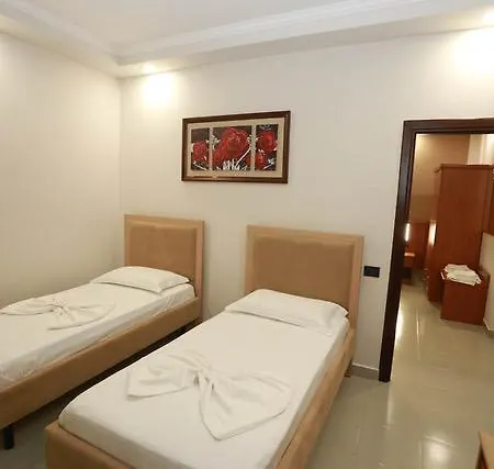 Albatros Hotell 3*