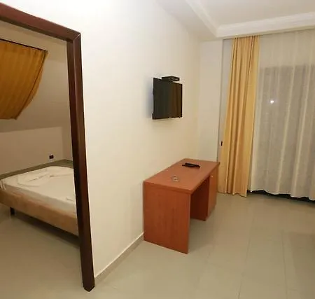 Albatros Hotell 3*
